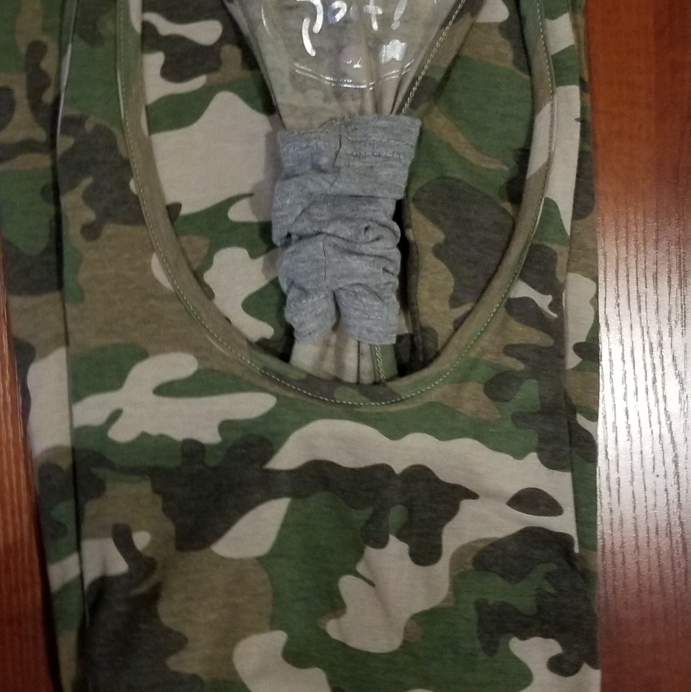 Camo tank top Tee